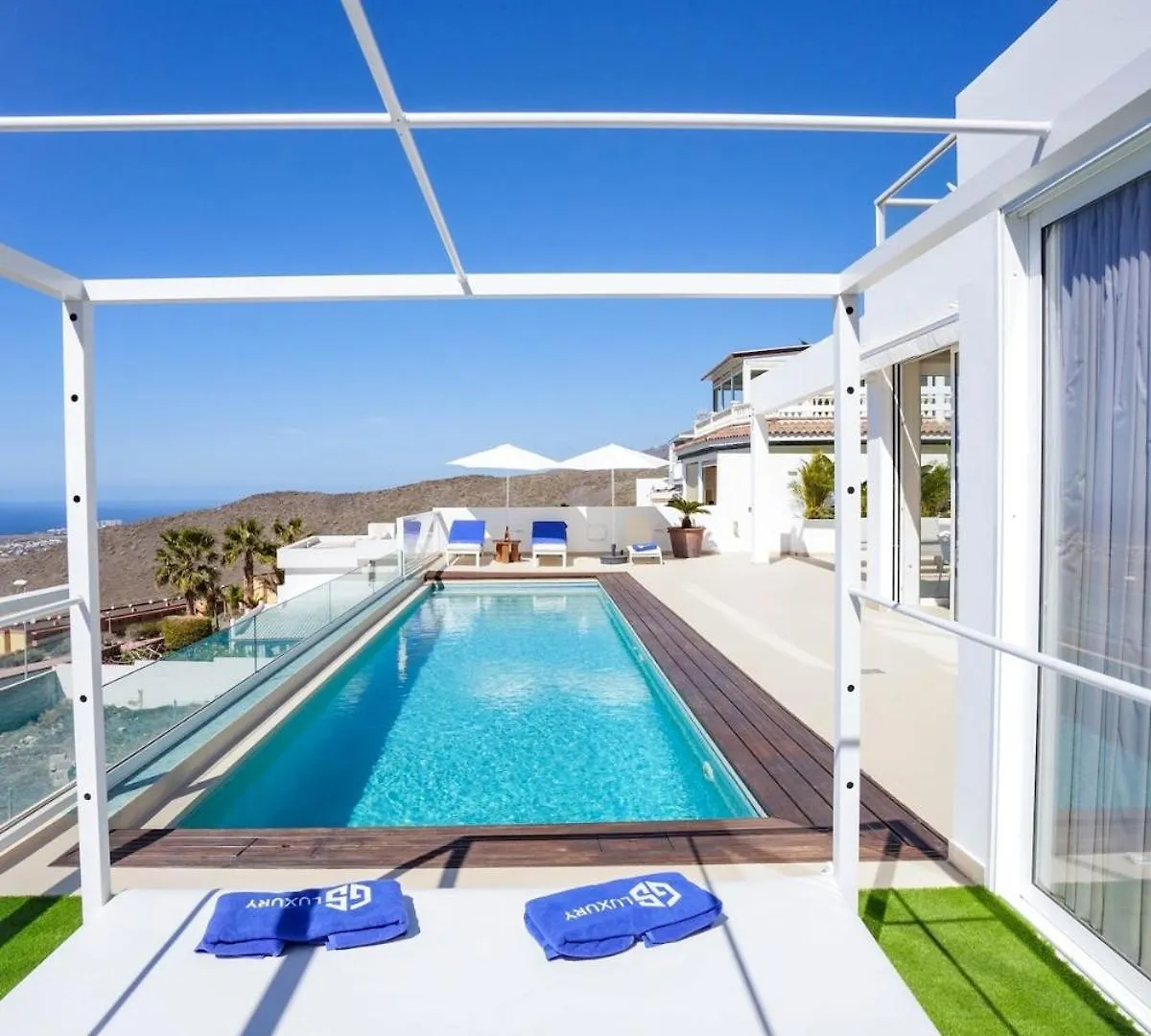 אדחה Navarra Sunset, Luxury Villa With Pool And Sea Views ספרד